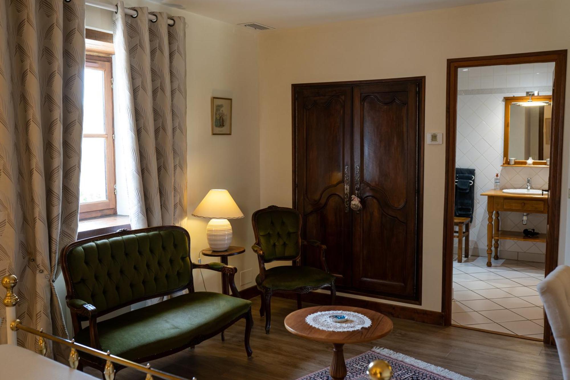 Chateau De Ribourdin Chevannes  Room photo